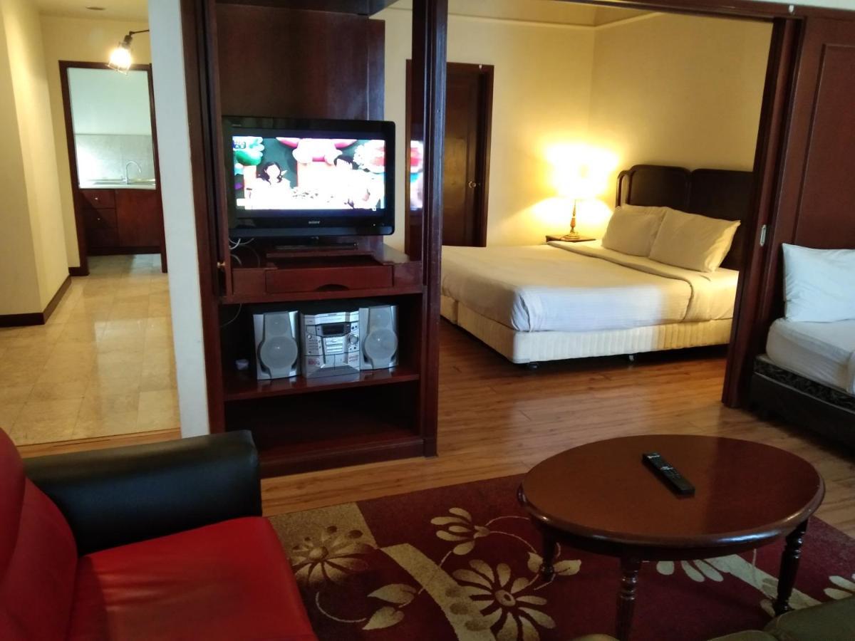 Residence Suite At Berjaya Times Square Kl Куала-Лумпур Экстерьер фото