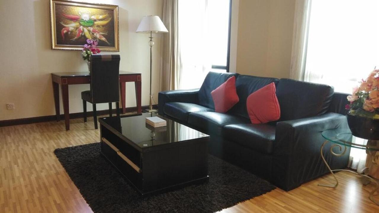 Residence Suite At Berjaya Times Square Kl Куала-Лумпур Экстерьер фото