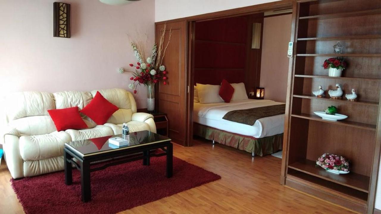 Residence Suite At Berjaya Times Square Kl Куала-Лумпур Экстерьер фото