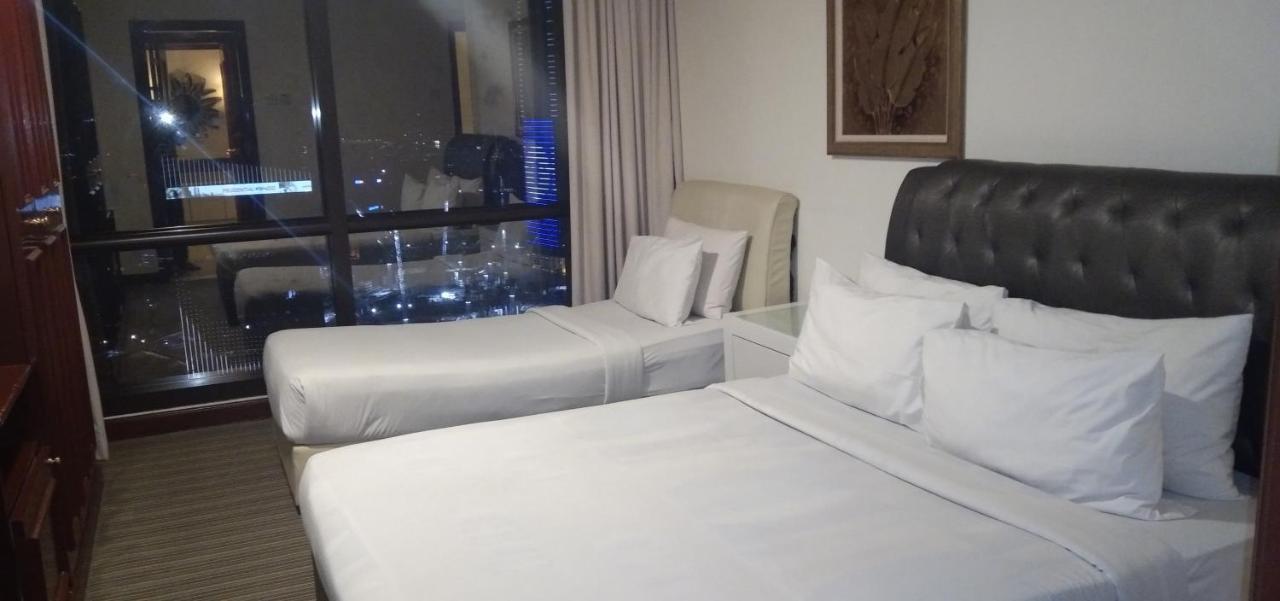 Residence Suite At Berjaya Times Square Kl Куала-Лумпур Экстерьер фото