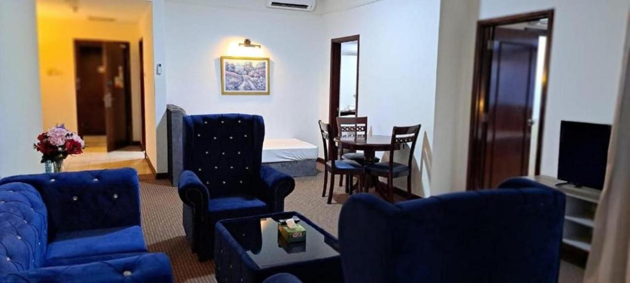 Residence Suite At Berjaya Times Square Kl Куала-Лумпур Экстерьер фото